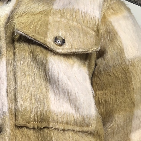 American Eagle Plaid Shaket shag super soft - Picture 3 of 13